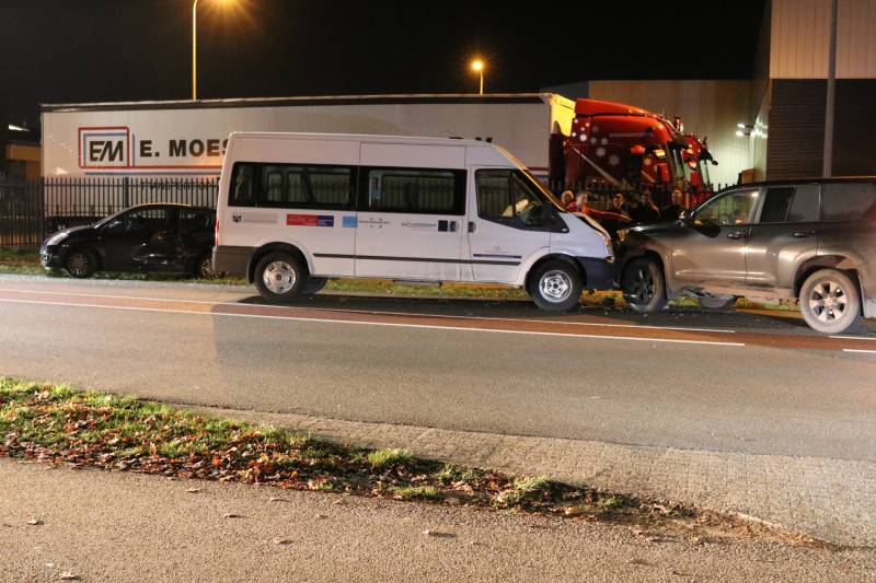 Meerdere voertuigen betrokken bij aanrijding