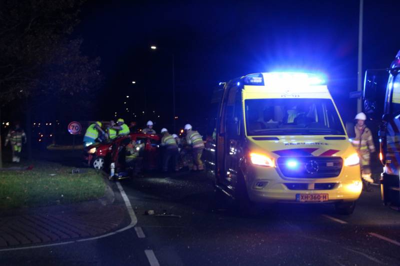 Zeer ernstig ongeval: auto opengeknipt