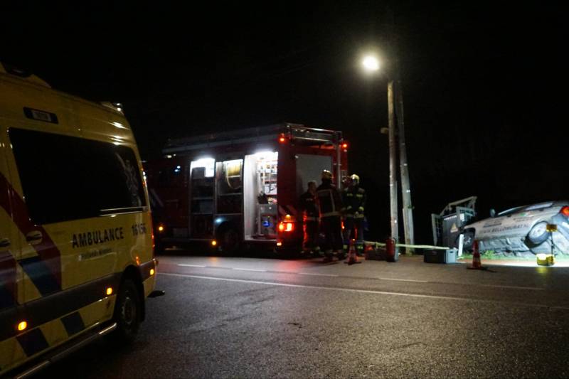 Pizzakoerier balanceert op de afgrond