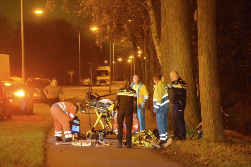 Persoon zwaargewond aangetroffen op fietspad