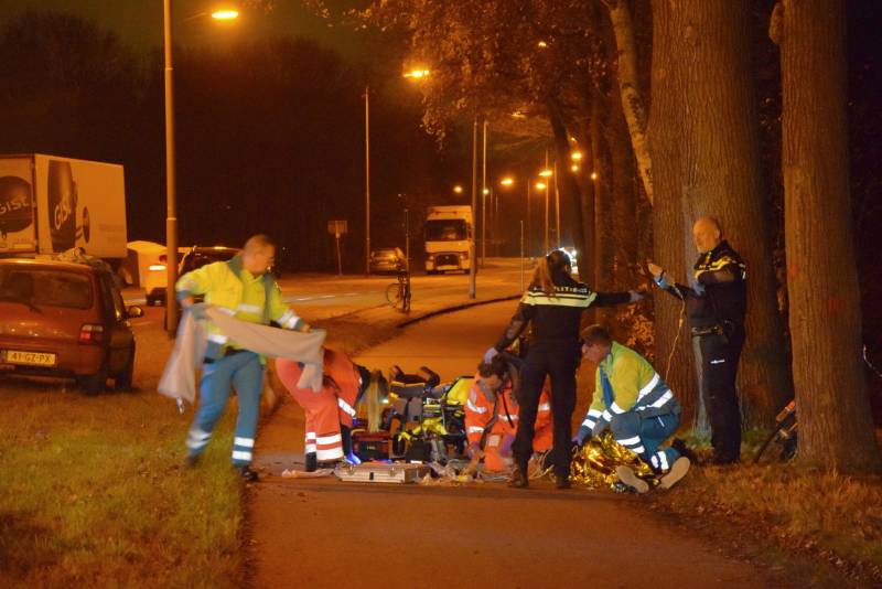 Persoon zwaargewond aangetroffen op fietspad