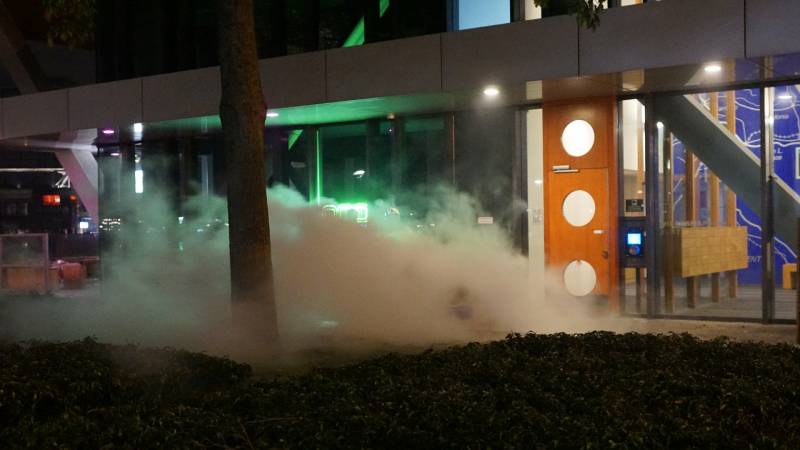 Vuilcontainer in brand bij restaurant