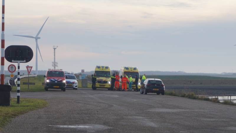 Grote zoekactie na persoon te water Zeelandbrug