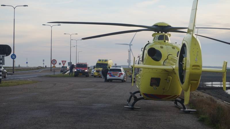 Grote zoekactie na persoon te water Zeelandbrug