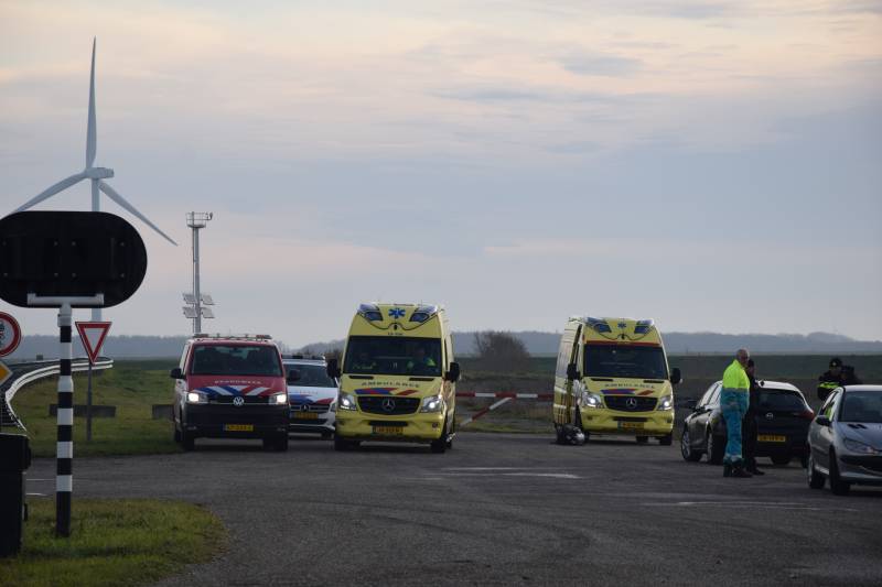 Grote zoekactie na persoon te water Zeelandbrug