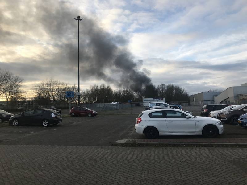Flinke rookontwikkeling bij brand in oude vuurwerkbunker