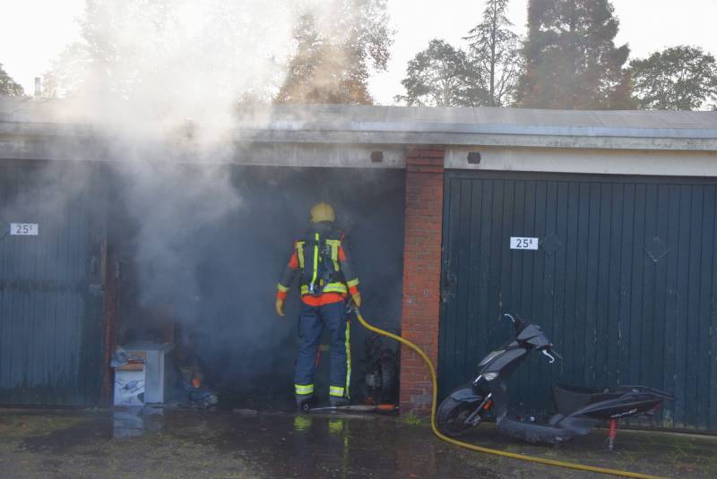 Uitslaande brand verwoest garage