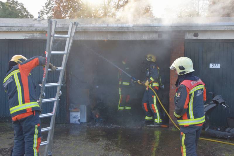 Uitslaande brand verwoest garage