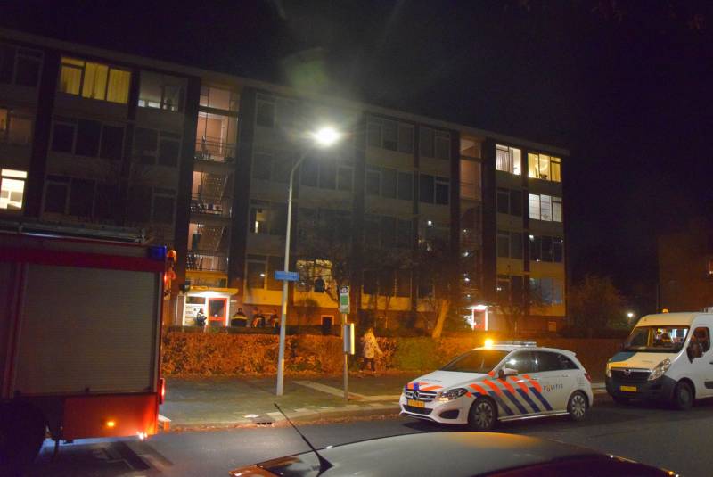 Persoon korte tijd onwel na gaslucht in portiek