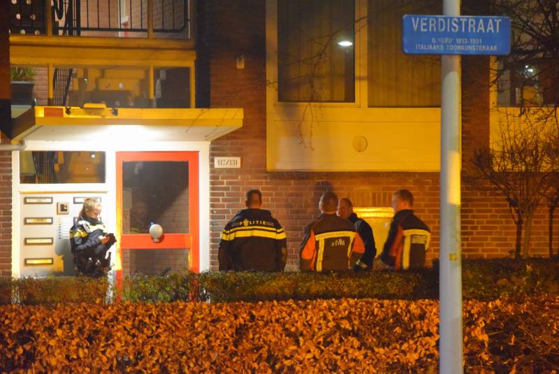 Persoon korte tijd onwel na gaslucht in portiek