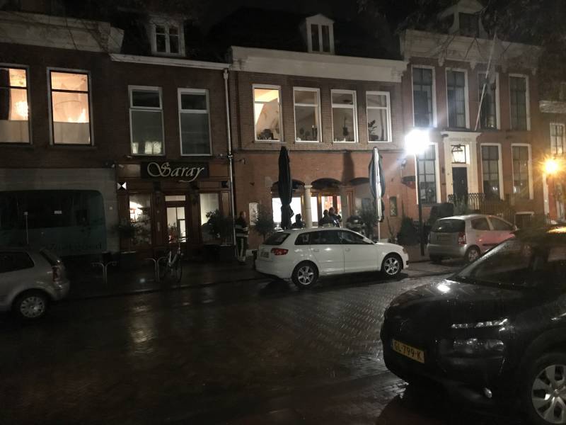 Foto-update: #Leeuwarden Brandweer verricht metingen na gaslucht Korfmakersstraat Leeuwarden.: