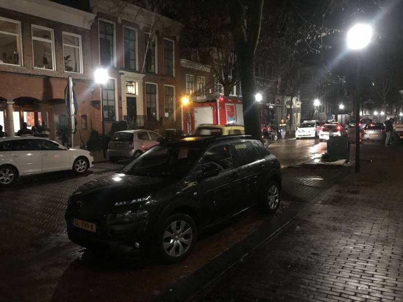 Brandweer verricht metingen na gaslucht