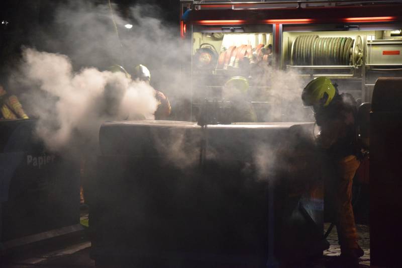 Papiercontainer in brand