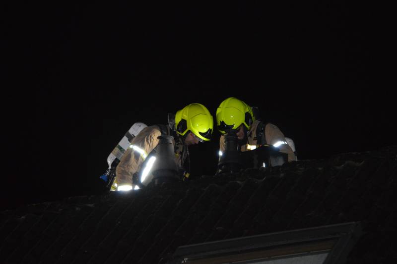 Brandweer onderzoekt vermoedelijke schoorsteenbrand