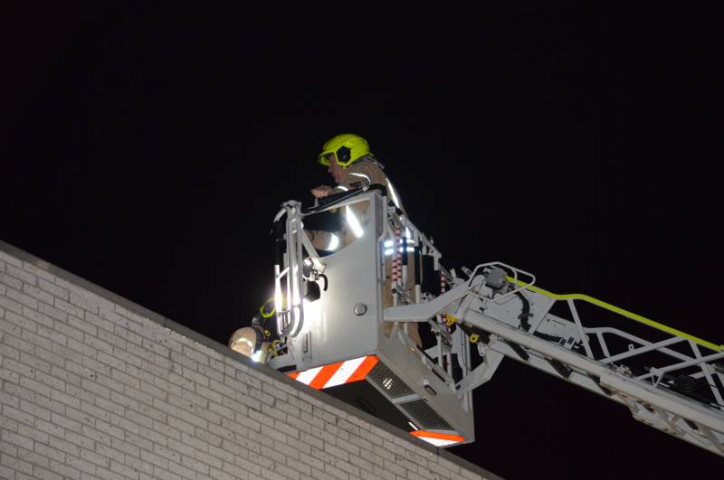 Brandweer onderzoekt vermoedelijke schoorsteenbrand