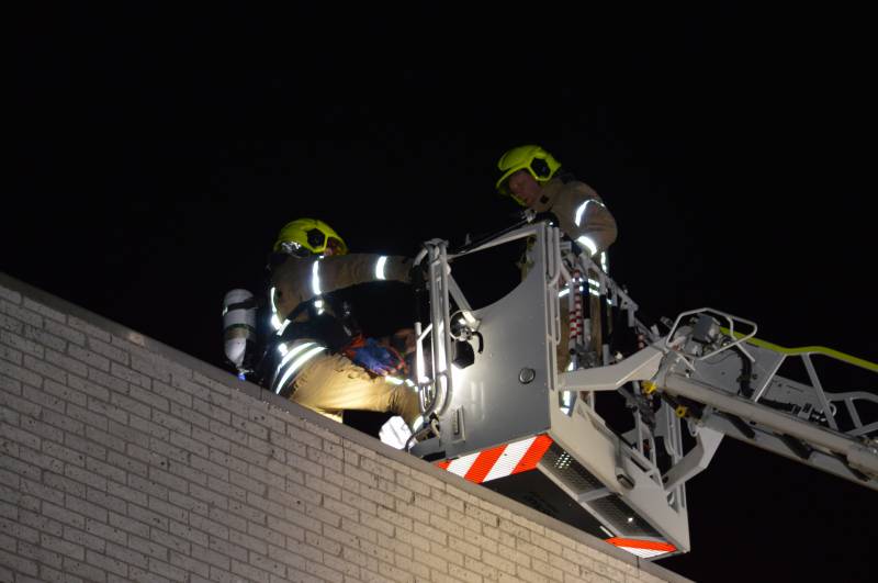 Brandweer onderzoekt vermoedelijke schoorsteenbrand