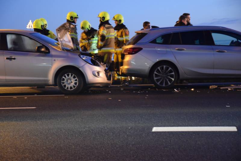 Kop-staart ongeval op snelweg