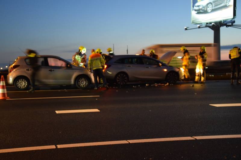 Kop-staart ongeval op snelweg