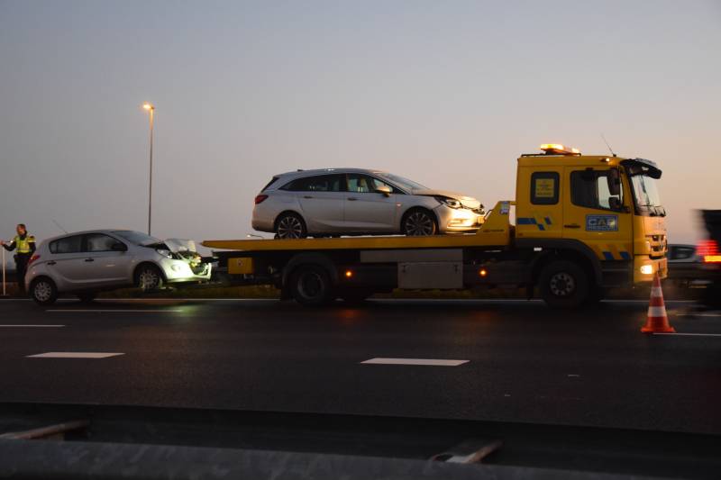 Kop-staart ongeval op snelweg