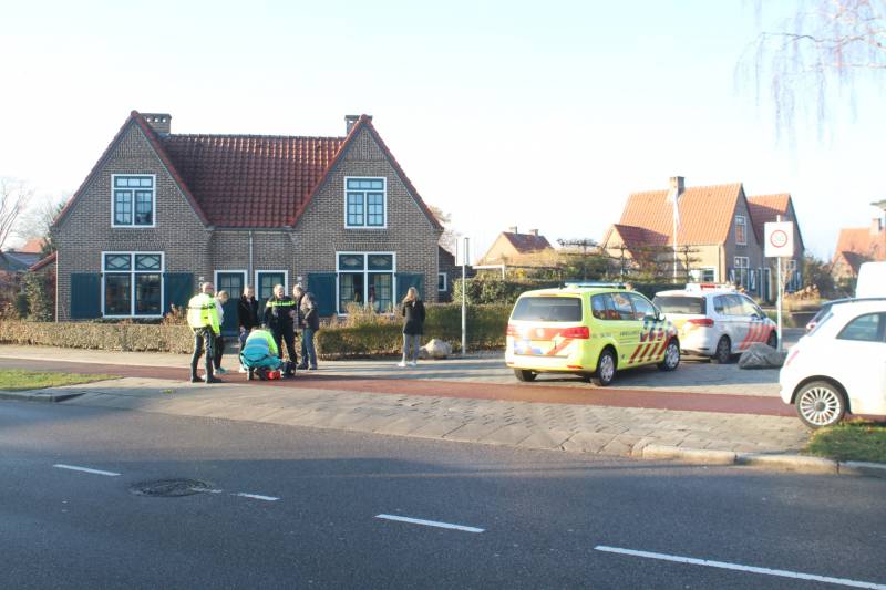 Overstekende fietser aangereden door auto