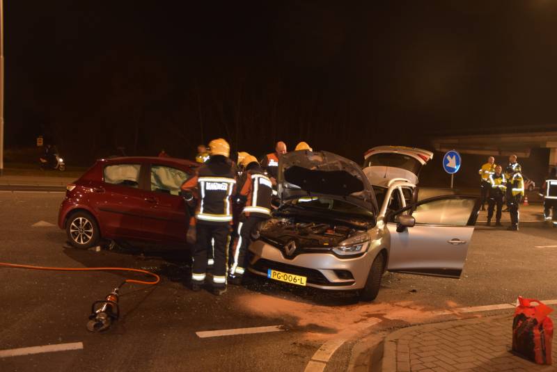 Forse schade na aanrijding tussen twee voertuigen