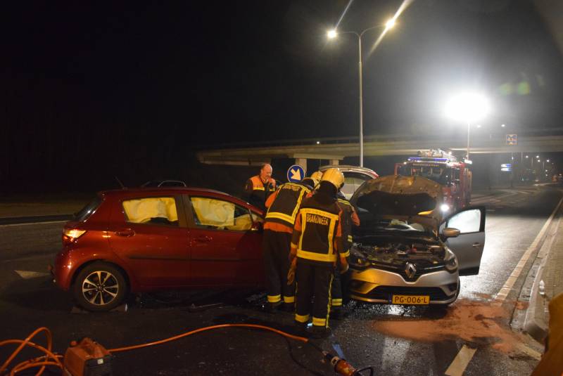 Forse schade na aanrijding tussen twee voertuigen