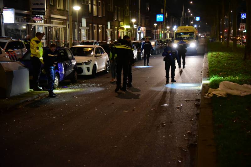 Voetganger geschept door auto, slachtoffer zwaargewond