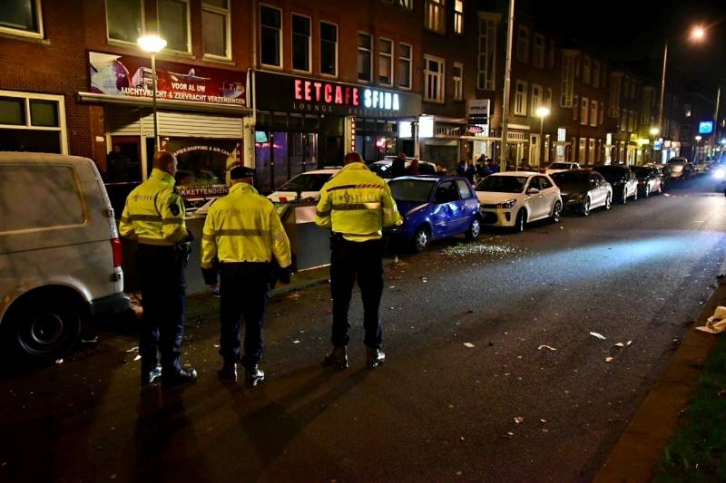 Voetganger geschept door auto, slachtoffer zwaargewond