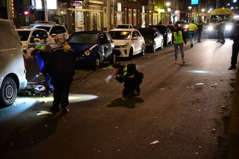 Voetganger geschept door auto, slachtoffer zwaargewond