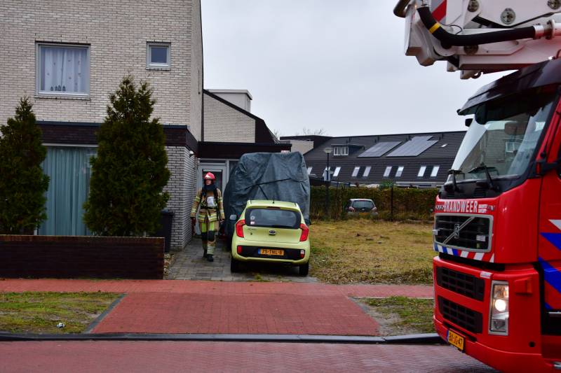 Gloeidnieuwe pelletkachel vliegt in brand