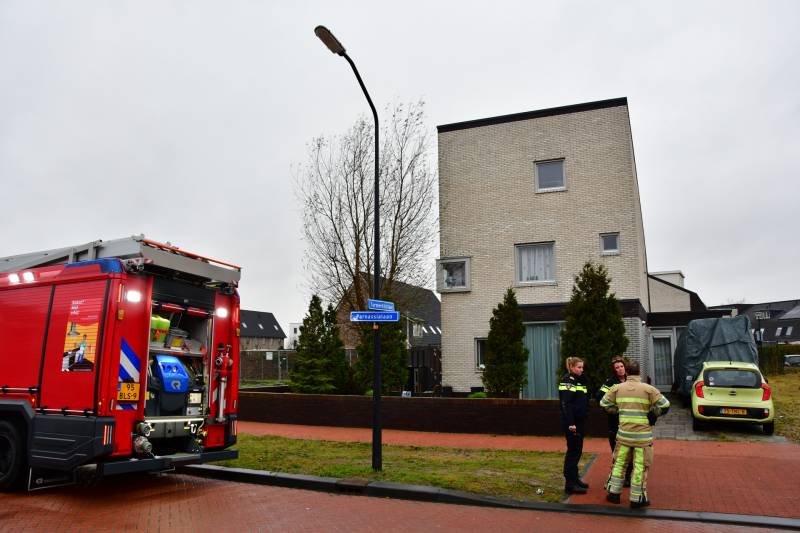 Gloeidnieuwe pelletkachel vliegt in brand