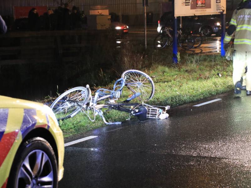 Twee fietsers geschept op kruising, één slachtoffer zwaargewond