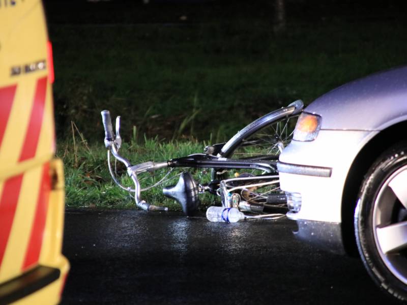 Twee fietsers geschept op kruising, één slachtoffer zwaargewond