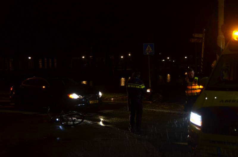 Fietser aangereden op rotonde