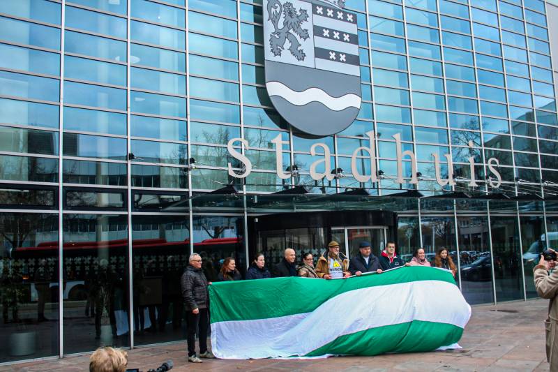 Bezorgde ouders demonstreren tegen toenemend geweld onder jongeren