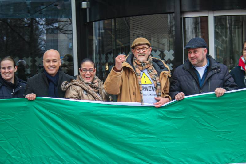 Bezorgde ouders demonstreren tegen toenemend geweld onder jongeren