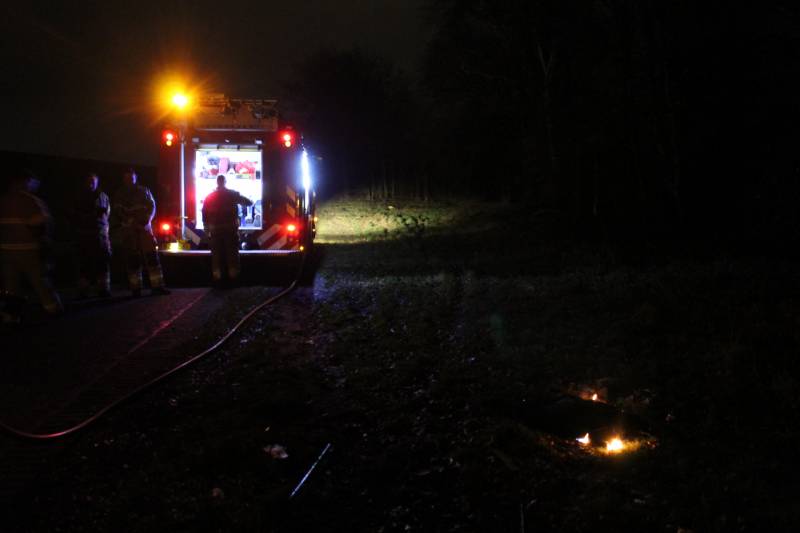 Brandende tv achtergelaten in bossen