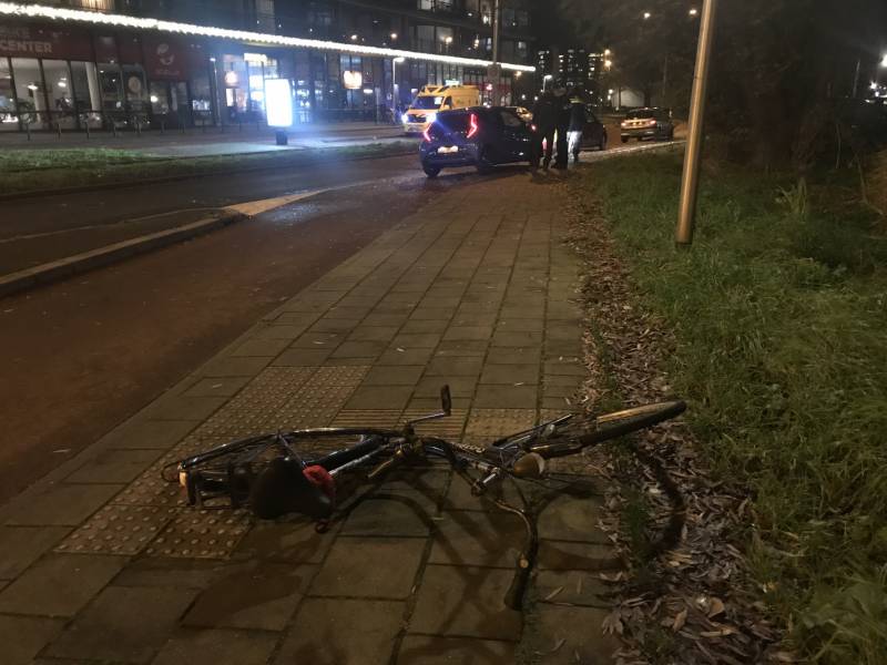 Fietser aangereden door personenauto
