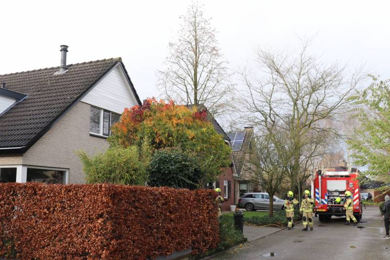Veel rook bij schoorsteenbrand