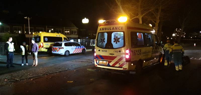 Bestuurder zwaargewond na eenzijdige aanrijding tegen boom