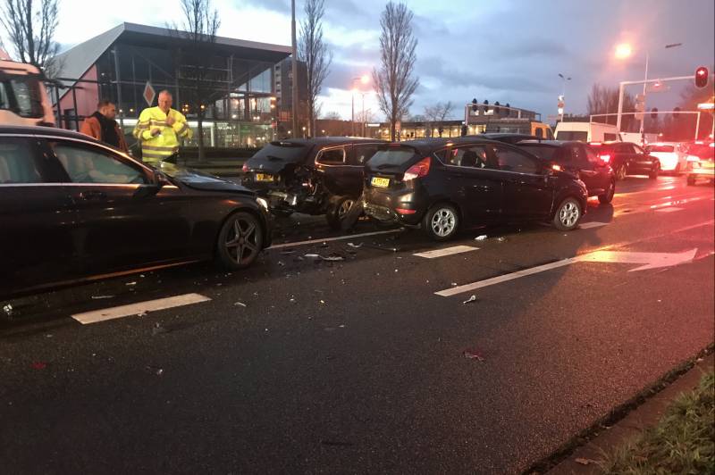 Vier auto's betrokken bij aanrijding