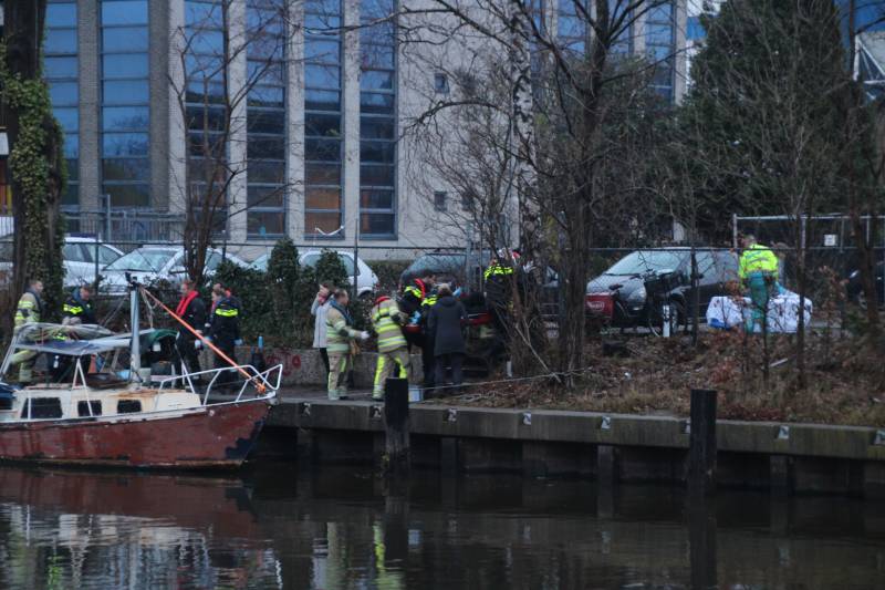 Vrouw onwel geraakt op boot, man wordt agressief