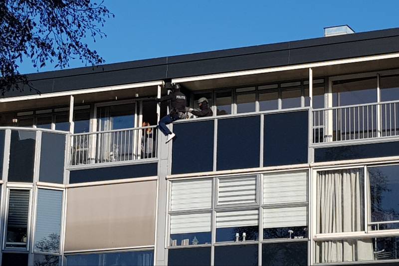 Agressieve man weigert woning te verlaten; arrestatieteam ingezet