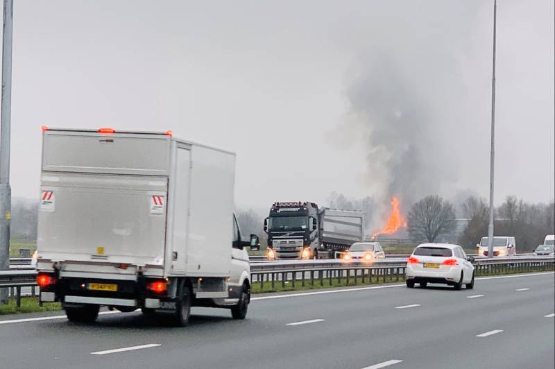 Horeca-stal Boerderij 't Dommeltje brandt volledig uit