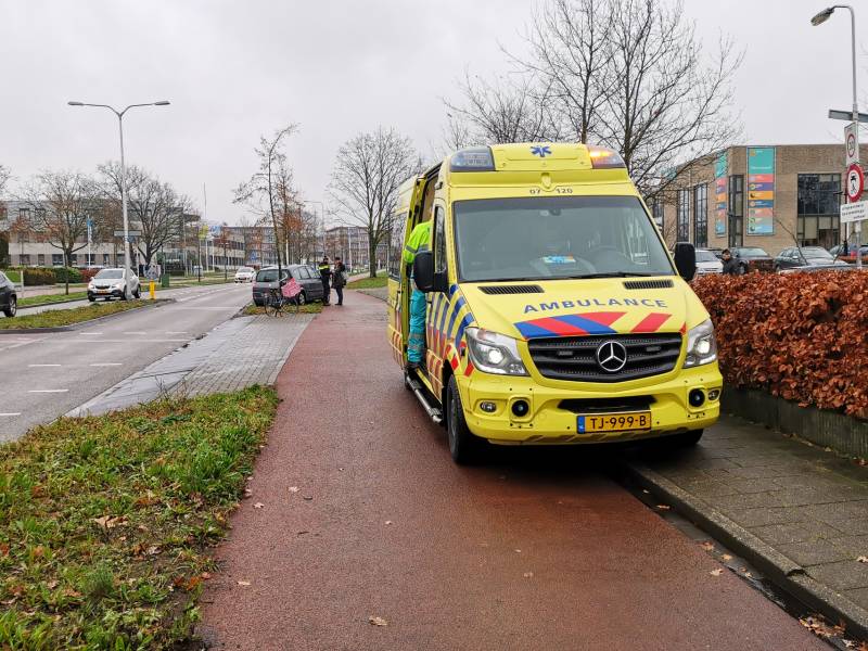 Fietser aangereden door personenauto