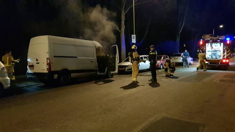 Bestelbus verwoest door brand