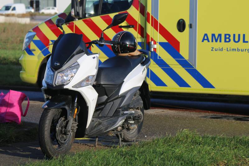 Scooterrijder gewond na ongeval met busje