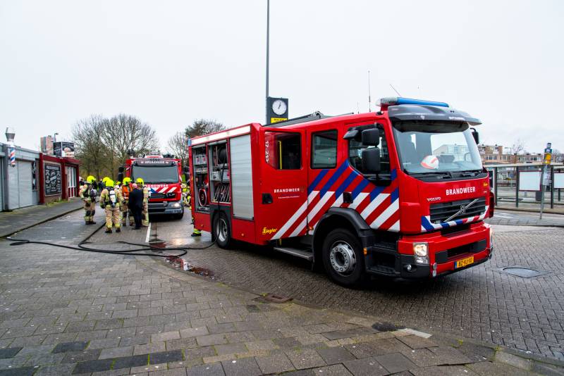Pand Dierenkliniek Hoogvliet vol rook na brand