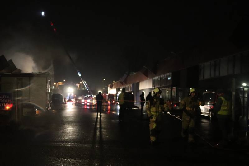 Veel rook bij brand Van Doorn Papier Recycling