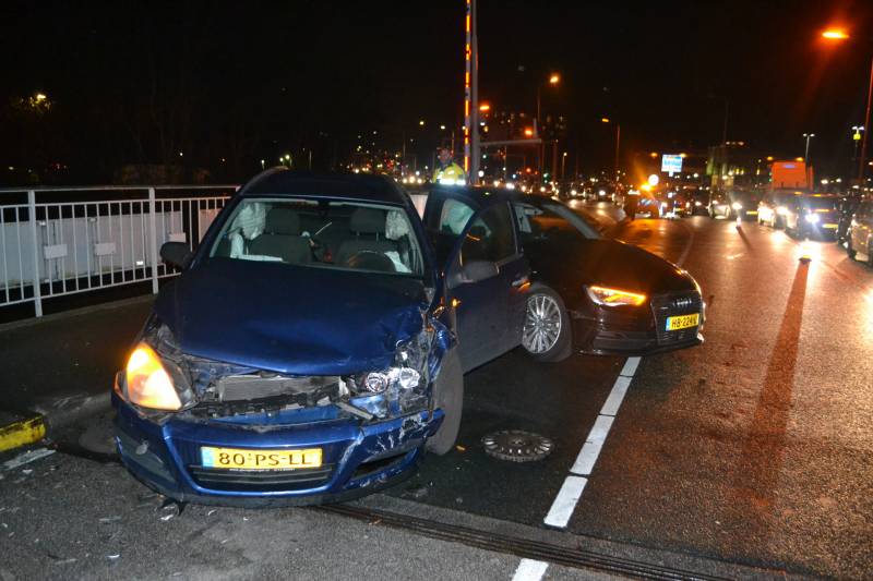 Twee gewonden bij frontale aanrijding op de N206